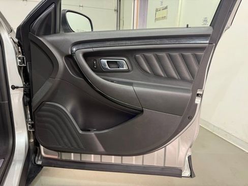 Used 2010 Ford Taurus Limited image 26