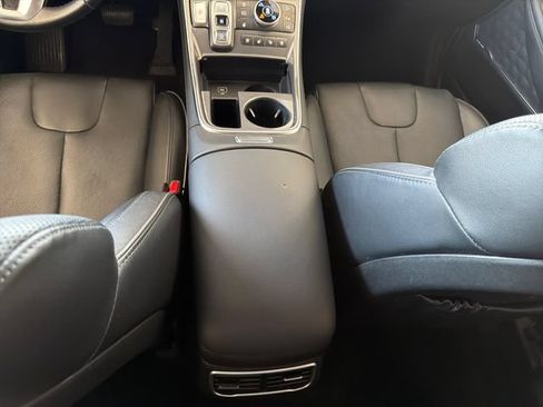 Used 2023 Hyundai Santa Fe Limited AWD/4WD image 18