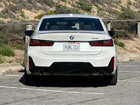 Used 2025 BMW 330i Sedan w/ M Sport Package image 8