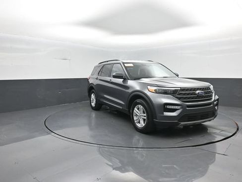 Certified 2024 Ford Explorer XLT w/ Equipment Group 202A AWD/4WD image 2