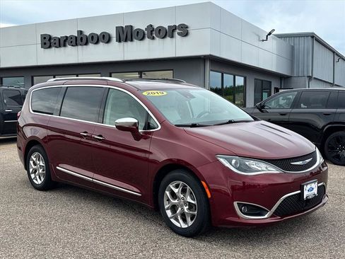 Used 2019 Chrysler Pacifica Limited w/ Advanced Safetytec Group FWD image 1