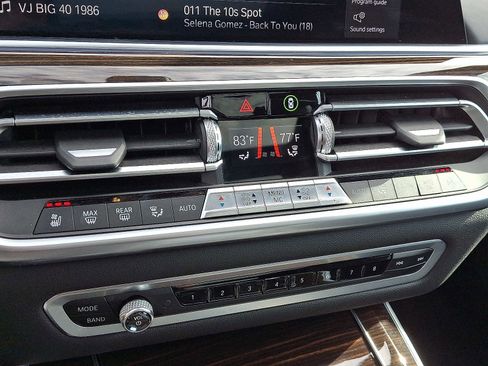 Used 2020 BMW X5 M50i w/ Executive Package image 17