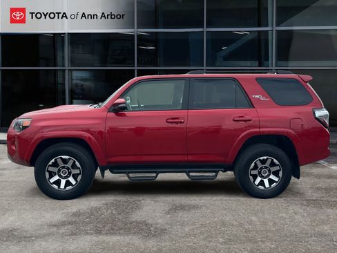 Used 2024 Toyota 4Runner TRD Off-Road Premium w/ Off Road Premium Plus Package image 3