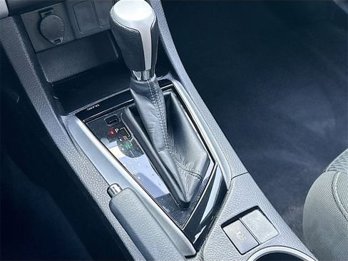 Used 2017 Toyota Corolla LE image 17