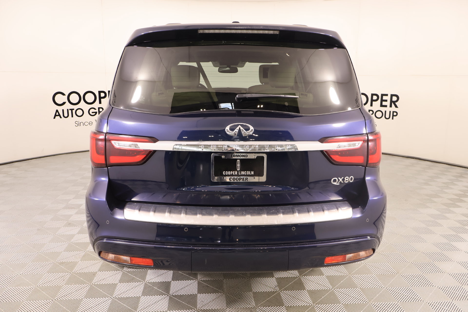 Used 2019 INFINITI QX80 Luxe w/ 22" Wheel Package AWD/4WD image 25