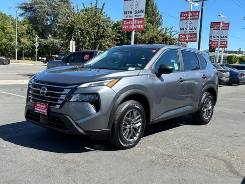 Used 2024 Nissan Rogue S FWD image 2