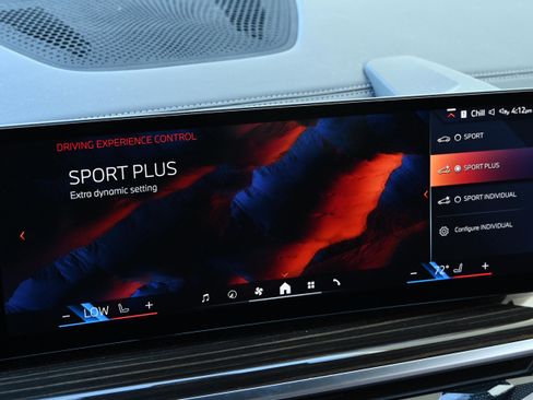 Certified 2025 BMW X6 xDrive40i w/ Premium Package image 35