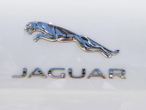 Used 2019 Jaguar XJ L Portfolio RWD image 9