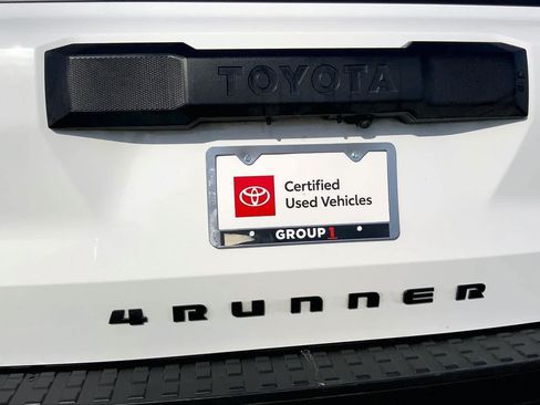 Used 2025 Toyota 4Runner SR5 AWD/4WD image 10