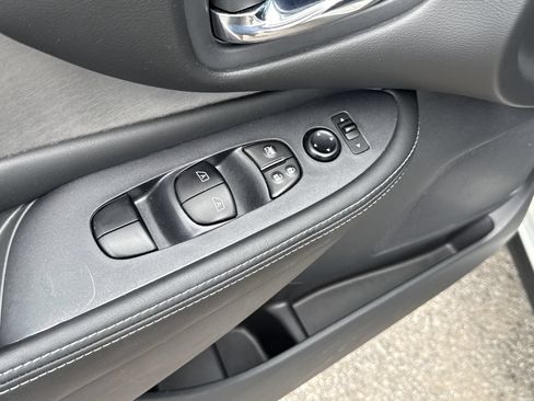 Used 2024 Nissan Murano SV w/ SV Midnight Edition Package FWD image 14