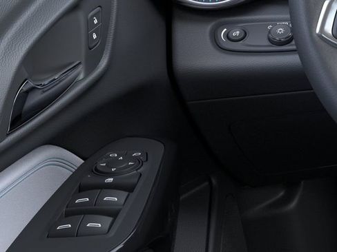 New 2026 Chevrolet Trax LT w/ Sunroof Package image 22
