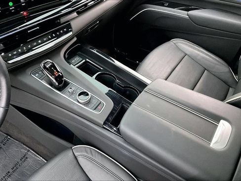 Used 2024 Cadillac Escalade Sport w/ Touring Package AWD/4WD image 18