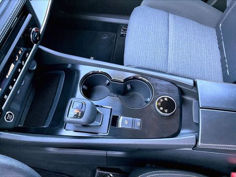 Used 2023 Nissan Rogue SV image 19