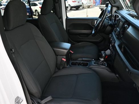 Used 2019 Jeep Wrangler Unlimited Sport S AWD/4WD image 17