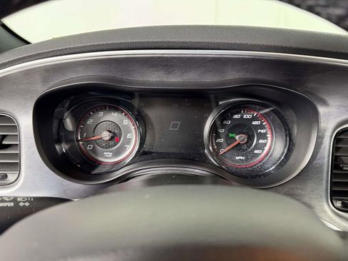 Used 2018 Dodge Charger R/T RWD image 3