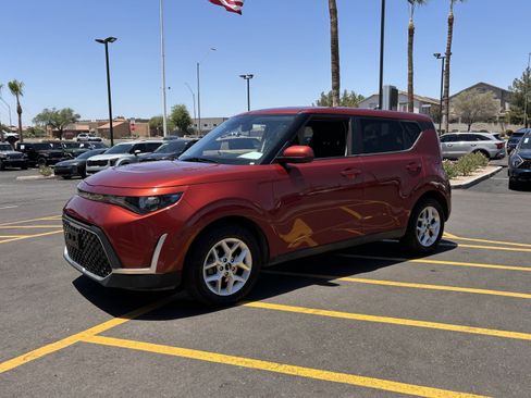 Certified 2023 Kia Soul LX w/ Option Group 015 FWD image 6