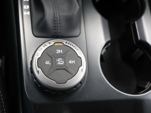 Used 2025 Ford Bronco Outer Banks image 26