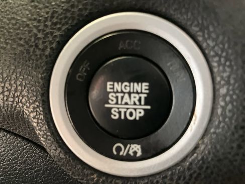 Used 2017 Chrysler 300 S image 18