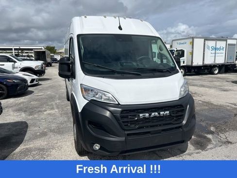 Used 2024 RAM ProMaster 2500 w/ Convenience Group image 9