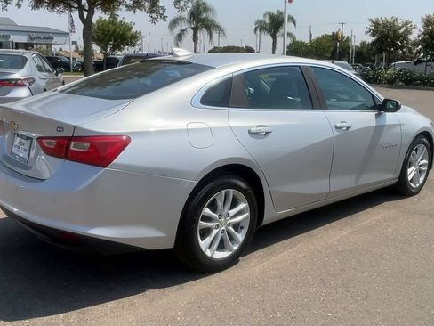 Used 2018 Chevrolet Malibu Hybrid w/ Driver Confidence Package FWD image 7