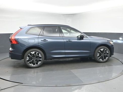 New 2026 Volvo XC60 T8 Plus w/ Protection Package Premier AWD/4WD image 9