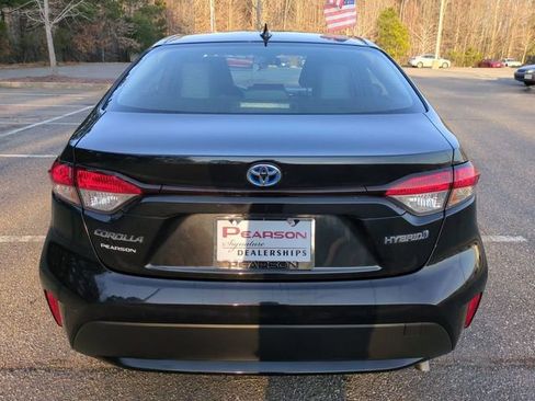 Used 2022 Toyota Corolla LE image 5