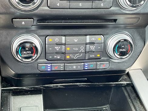 Used 2018 Ford F250 Platinum w/ Platinum Ultimate Package AWD/4WD image 16