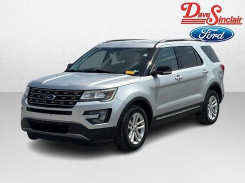 Used 2016 Ford Explorer XLT w/ Equipment Group 202A FWD image 1