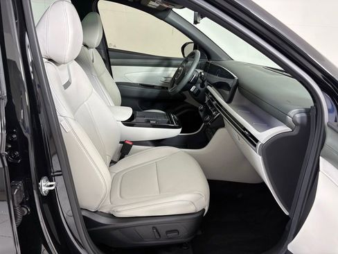 New 2025 Hyundai Tucson Limited FWD image 12