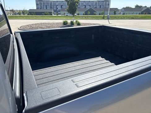 Used 2025 RAM 1500 Laramie w/ Advanced Safety Group II AWD/4WD image 30