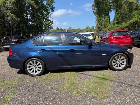 Used 2011 BMW 328i xDrive Sedan AWD/4WD image 8