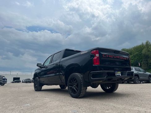 Used 2021 Chevrolet Silverado 1500 Custom Trail Boss w/ Midnight Edition AWD/4WD image 6