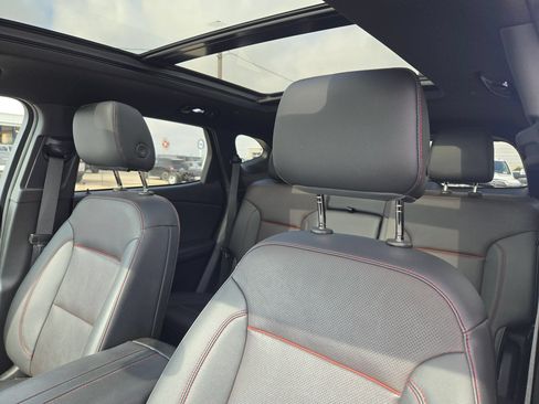 Used 2021 Chevrolet Blazer RS w/ Enhanced Convenience Package FWD image 9