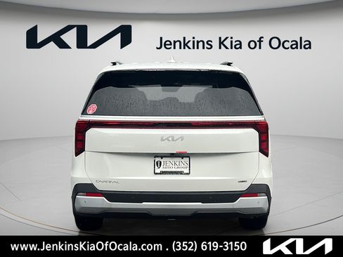New 2026 Kia Carnival EX FWD image 4