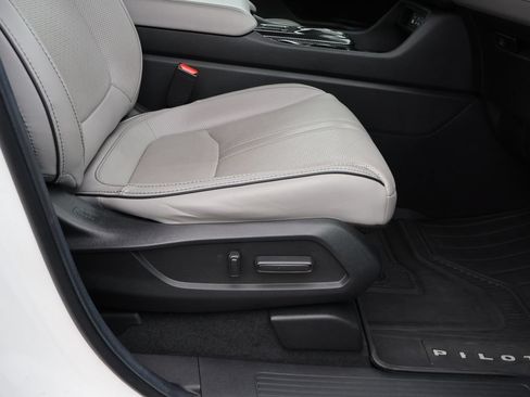 Certified 2025 Honda Pilot Elite image 10