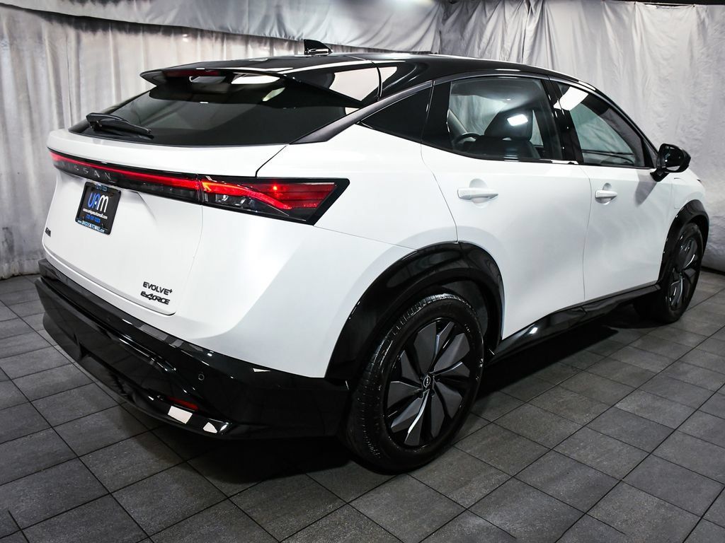 Used 2024 Nissan Ariya AWD image 6