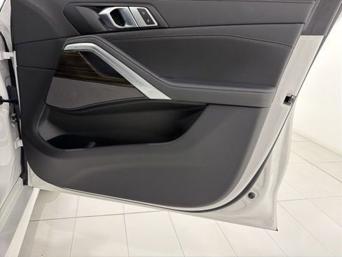 Certified 2024 BMW X6 xDrive40i w/ Executive Package image 18