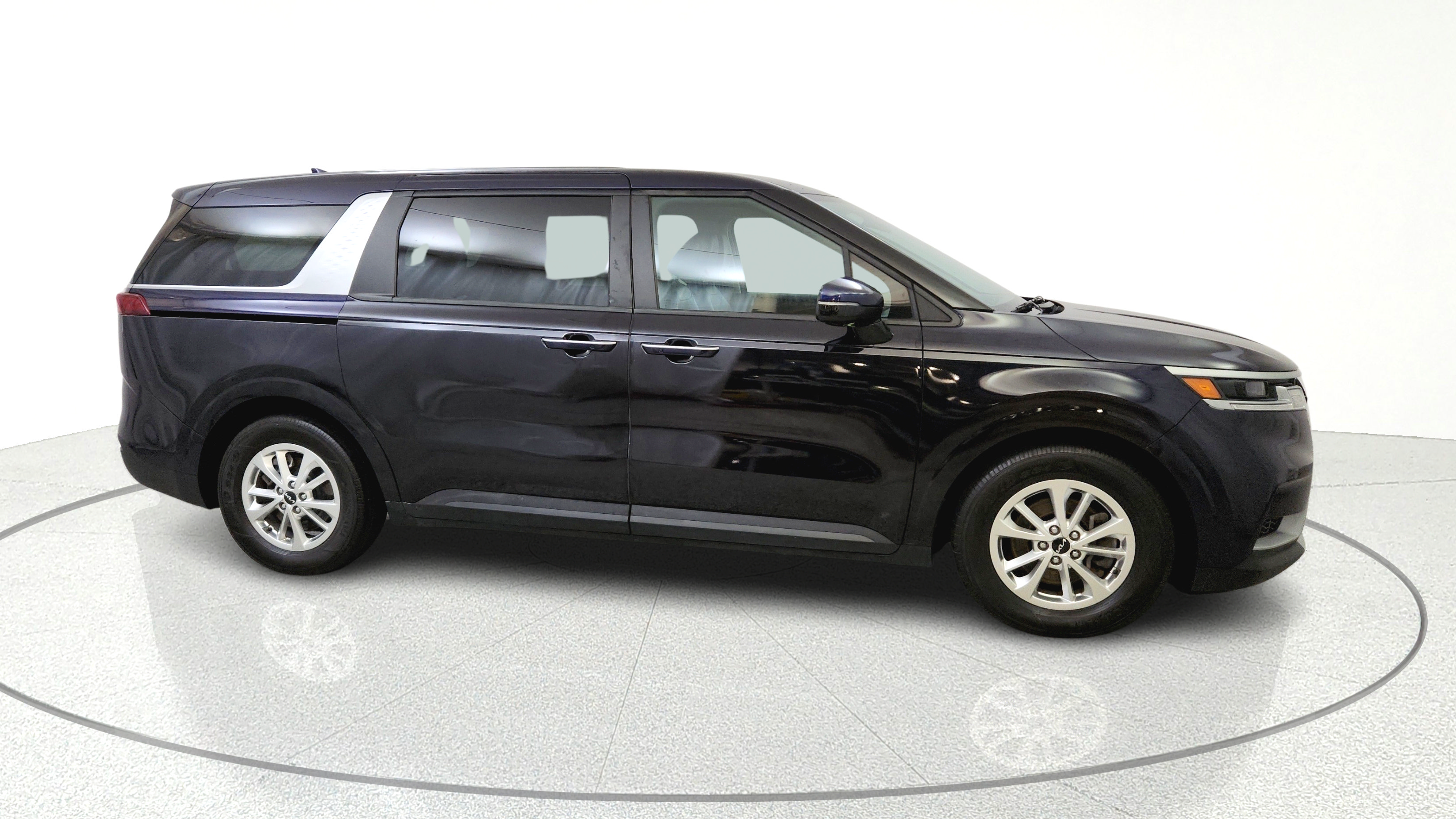 Used 2022 Kia Carnival LX FWD image 5
