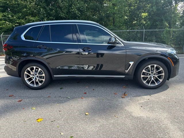 Certified 2024 BMW X5 xDrive40i w/ Premium Package AWD/4WD image 4