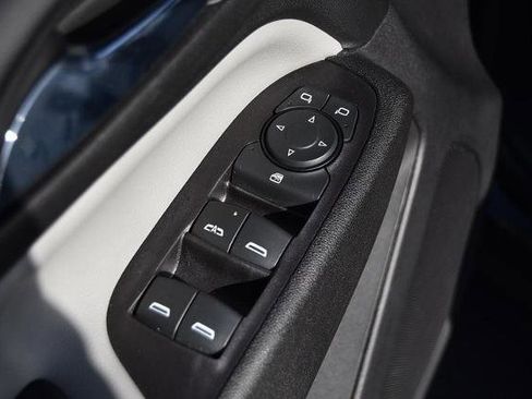 Used 2020 Chevrolet Equinox LS w/ LPO, Cargo Package image 9