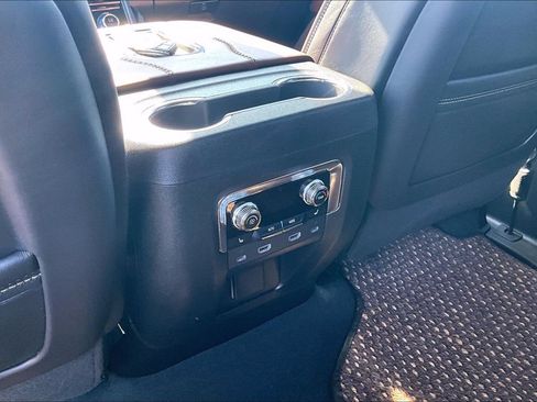 Used 2023 GMC Yukon XL Denali Ultimate AWD/4WD image 31