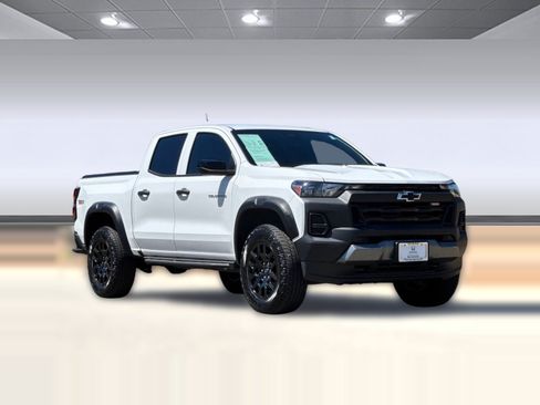 Used 2026 Chevrolet Colorado Trail Boss AWD/4WD image 6