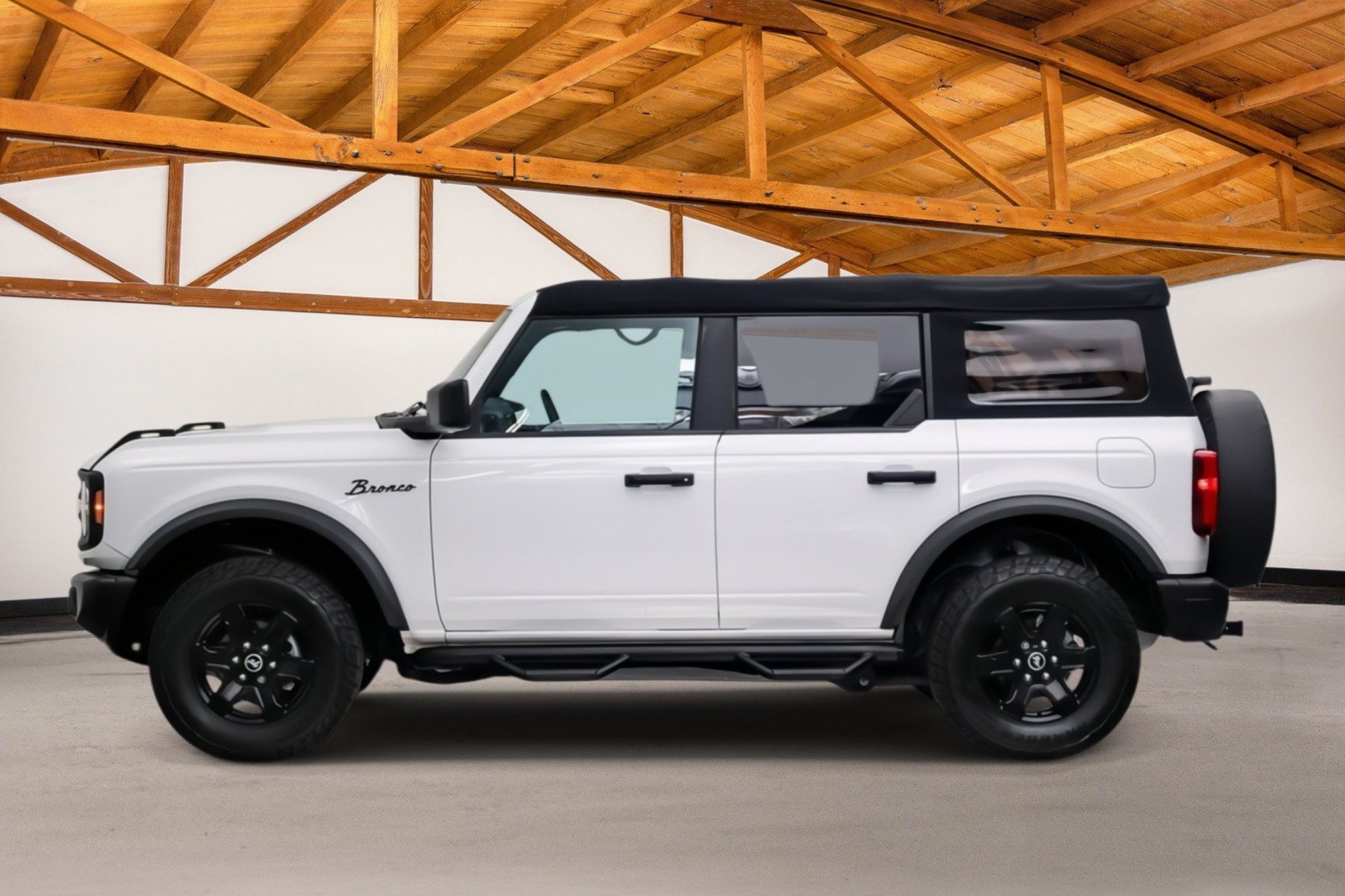 Used 2022 Ford Bronco Black Diamond AWD/4WD image 2