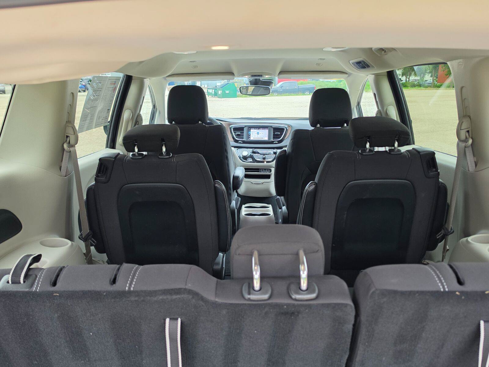 Used 2024 Chrysler Voyager LX FWD image 17