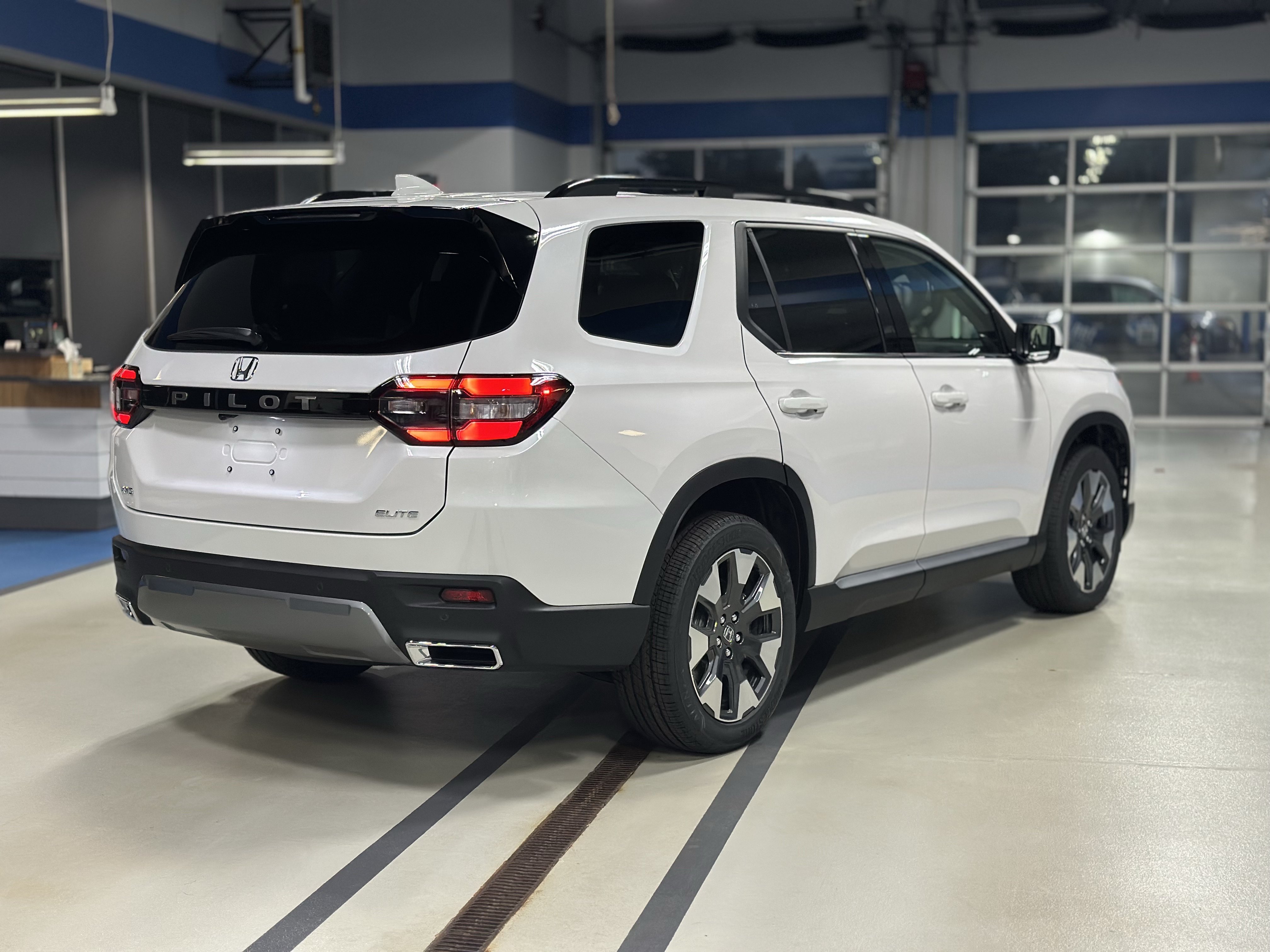 New 2026 Honda Pilot Elite image 4