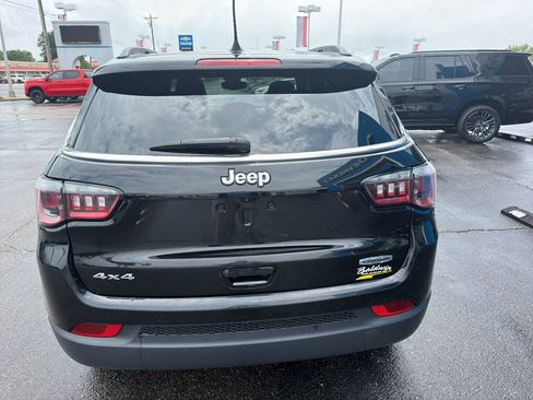 Used 2024 Jeep Compass Latitude AWD/4WD image 5