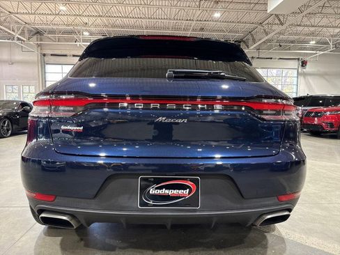 Used 2021 Porsche Macan w/ Premium Package image 41