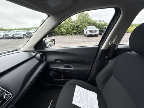 Used 2024 Nissan Kicks S FWD image 26