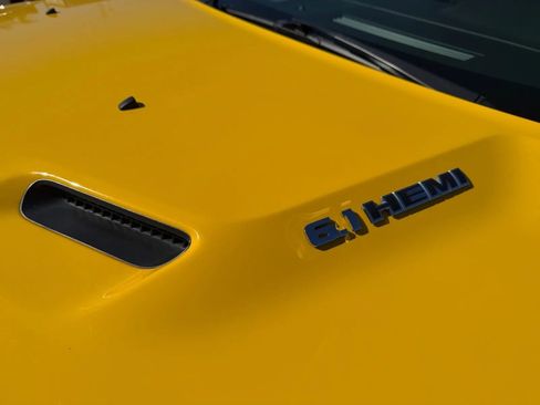 Used 2010 Dodge Challenger SRT8 w/ Special Edition Group image 16