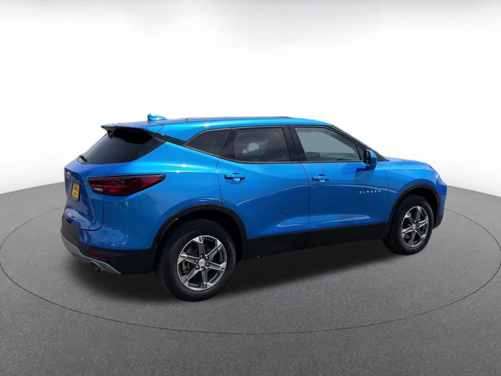 Used 2025 Chevrolet Blazer LT FWD image 14